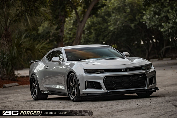 Фото дисков BC Forged LE05 // MLE05 Матовый графит на Chevrolet Camaro VI