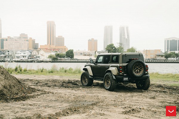 Фото дисков Vossen HFX-1 (6-Lug) Сатиновое темное золото на Ford Bronco
