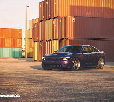 Фото дисков HRE 305M на Dodge Charger VII