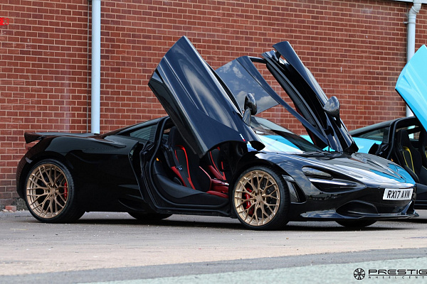 Фото дисков Anrky AN20 Сатиновое золото на McLaren 720S