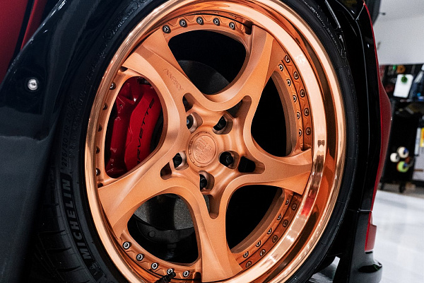 Фото дисков Anrky XR-305 Глянцевая медь на Chevrolet Corvette C8