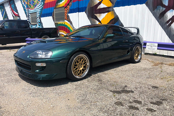 Фото дисков HRE 300 Сатиновое золото на Toyota Supra A80