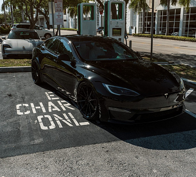 Фото дисков Anrky AN28 на Tesla Model S