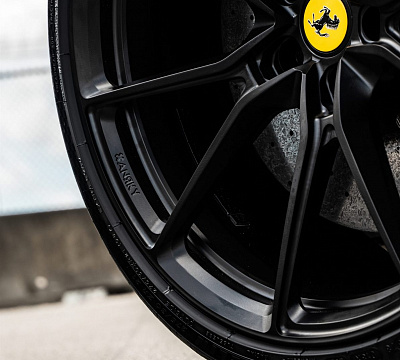 Фото дисков Anrky AN12 на Ferrari 812