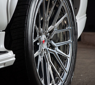 Фото дисков Vossen M-X3 на Toyota Land Cruiser 300