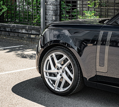 Фото дисков Kahn Type 52 RS на Range Rover V