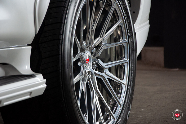 Фото дисков Vossen M-X3 Глянцевый лак на Toyota Land Cruiser 300