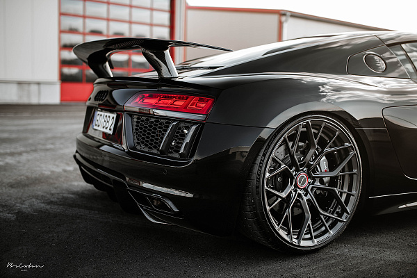 Фото дисков Brixton Forged PF10 Сатиновый темный лак на Audi R8 (4S)