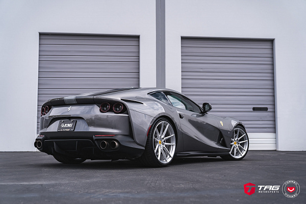 Ferrari 812