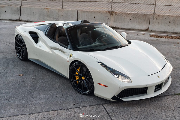 Фото дисков Anrky AN12 Черный глянец на Ferrari 488