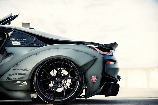 Фото дисков Savini SV80 Черный сатин на BMW i8