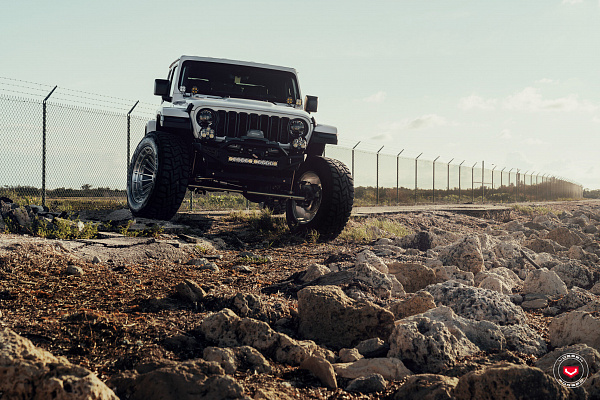 Фото дисков Vossen LCX-01 Глянцевый лак на Jeep Gladiator II (JT)
