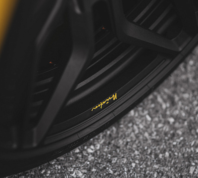 Фото дисков Brixton Forged PF9 на Lamborghini Urus