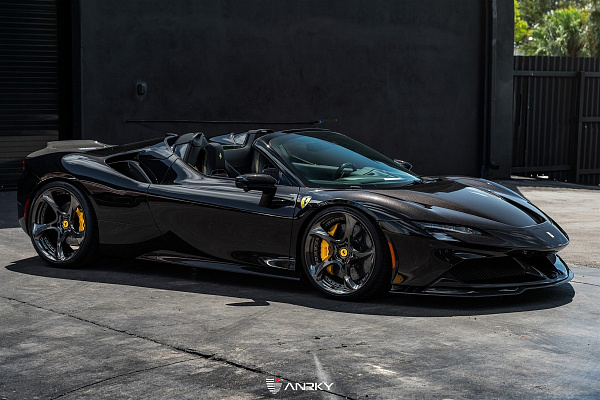 Фото дисков Anrky XR-205 Глянцевый темный лак на Ferrari SF90