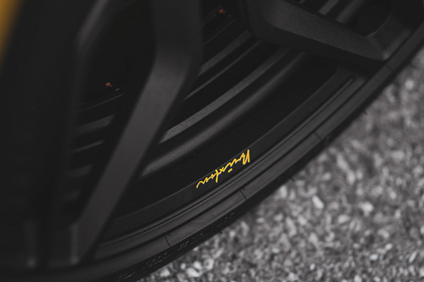 Фото дисков Brixton Forged PF9 Черный сатин на Lamborghini Urus