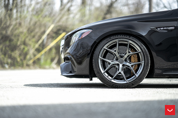Фото дисков Vossen HF-5 Глянцевый графит на Mercedes-Benz E-Class (W213, S213, C238)