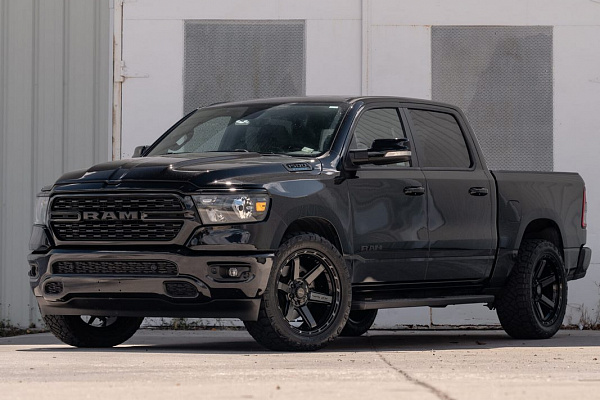 Фото дисков 4PLAY 4P63 Черный глянец на Ram 1500 V