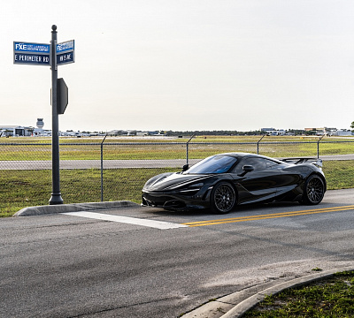Фото дисков Strasse Wheels SV10M Deep Concave FS на McLaren 720S