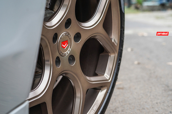 Фото дисков Vossen CG-205 Глянцевая бронза на Mercedes-Benz C-Class (W205)