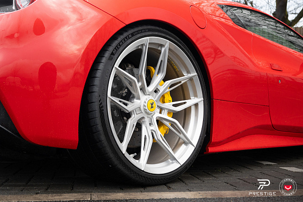 Фото дисков NOVITEC NF11 Глянцевый лак на Ferrari 488