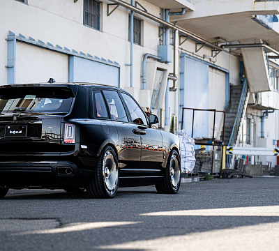 Фото дисков HRE L108M на Rolls-Royce Cullinan