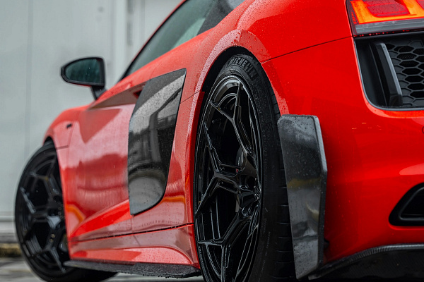 Фото дисков Radi8 R804.C Черный глянец на Audi R8 (4S)