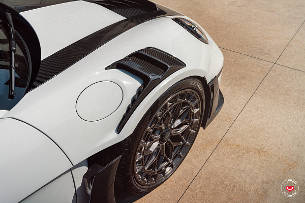 Фото дисков Vossen LC3-02 Глянцевый темный лак на Porsche 911 VIII
