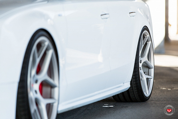 Фото дисков Vossen CG-205 Сатиновый лак на Audi A/S 8 (D4)