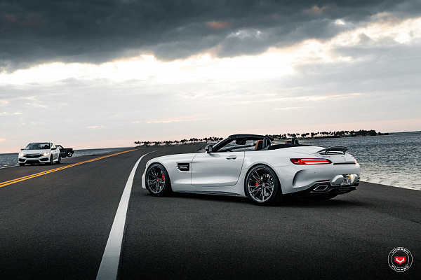 Фото дисков Vossen M-X6 Глянцевый графит на Mercedes-Benz AMG GT I