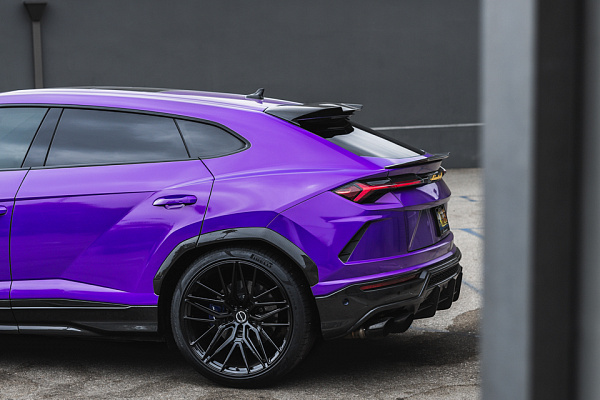 Фото дисков Brixton Forged VL4 Черный глянец на Lamborghini Urus