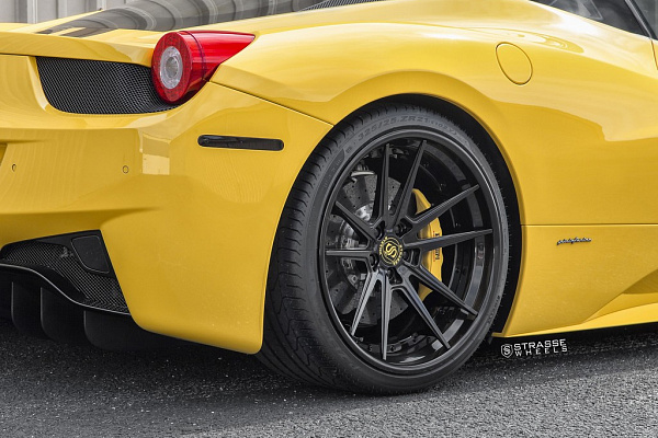Фото дисков Strasse Wheels SV1 Deep Concave FS Черный сатин на Ferrari 458