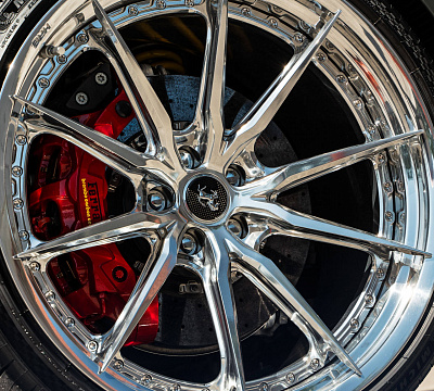 Фото дисков HRE S104SC на Ferrari 488
