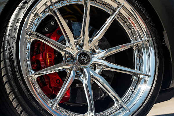 Фото дисков HRE S104SC Полированный лак на Ferrari 488