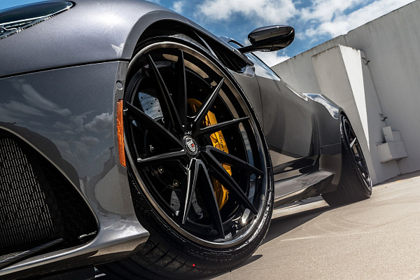 Фото дисков Anrky AN33 Черный сатин на Aston Martin DBS 3