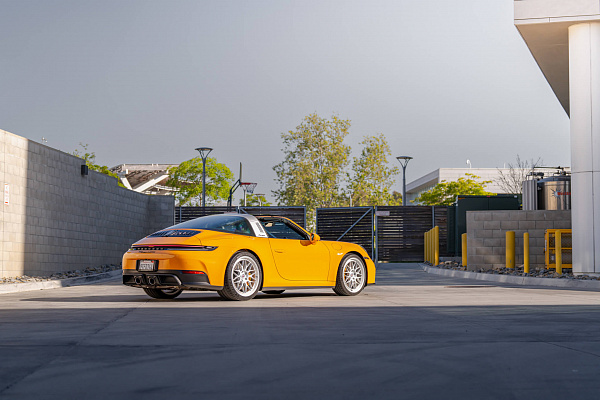 Фото дисков HRE 300 GTS Сатиновый лак на Porsche 911 VIII