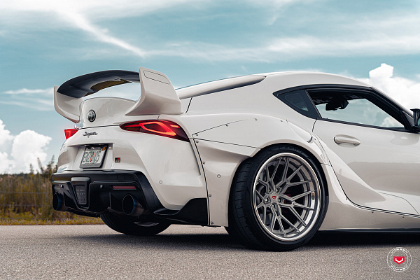 Фото дисков Vossen M-X3 (3-Piece) Глянцевый тонированный лак на Toyota Supra A90