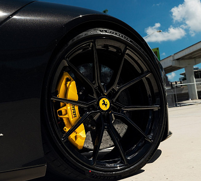 Фото дисков Anrky AN12 на Ferrari F12