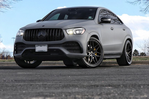 Фото дисков Giovanna Bogota Черный глянец на Mercedes-Benz GLE II