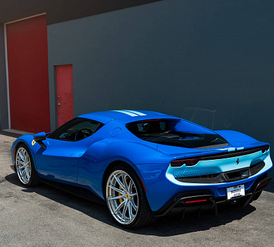Фото дисков HRE S104SC на Ferrari 296
