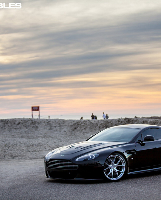 Фото дисков P101 Глянцевый тонированный лак на Aston Martin Vantage 3
