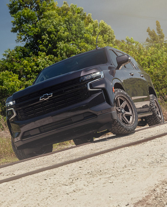 Фото дисков 4PS63 Сатиновая бронза на Chevrolet Tahoe V
