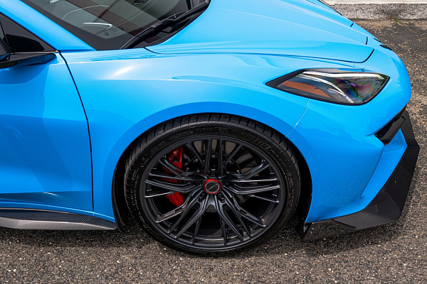 Фото дисков Brixton Forged FDE05 Черный сатин на Chevrolet Corvette C8