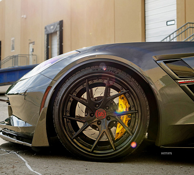 Фото дисков Strasse Wheels SM5RT Deep Concave FS на Chevrolet Corvette C7