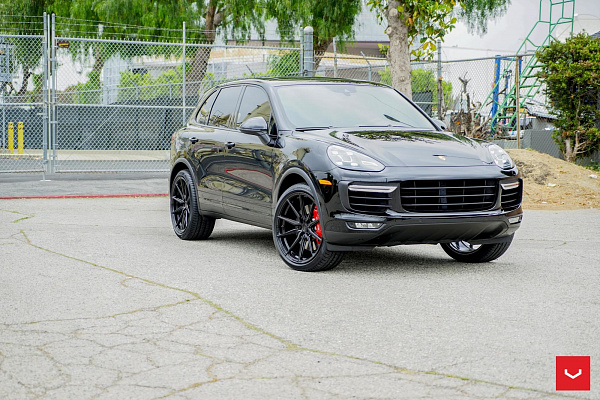 Фото дисков Vossen HF-3 Черный глянец на Porsche Cayenne II