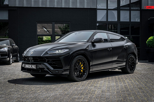 Фото дисков Anrky AN10 Черный глянец на Lamborghini Urus