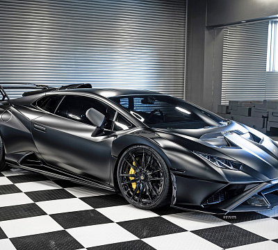 Фото дисков Strasse Wheels SV12 Deep Concave Duoblock на Lamborghini Huracan