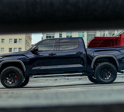 Фото дисков Vossen HF6-4 на Toyota Tundra III
