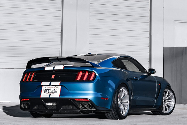 Фото дисков Brixton Forged R11-RS Глянцевый лак на Ford Mustang VI