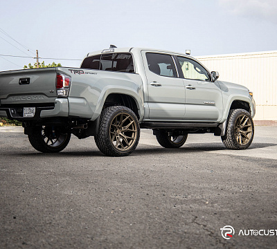 Фото дисков Vossen HF6-4 на Toyota Tacoma III