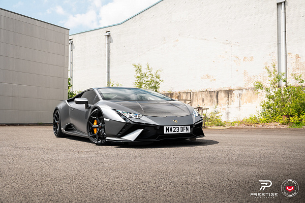 Фото дисков NOVITEC NL4 Черный глянец на Lamborghini Huracan